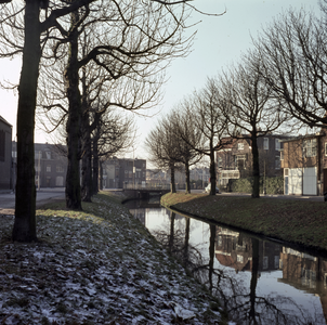 859595 Gezicht op de Minstroom te Utrecht, met links de Rembrandtkade en op de achtergrond de Abstederdijk.